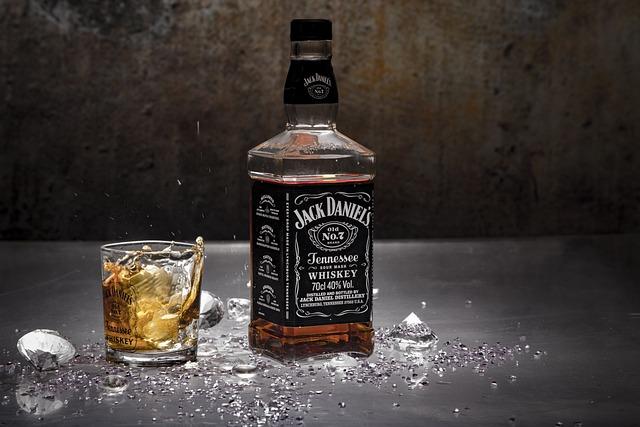 Jak vzniká Jack Daniels a lepek: Proces destilace whisky